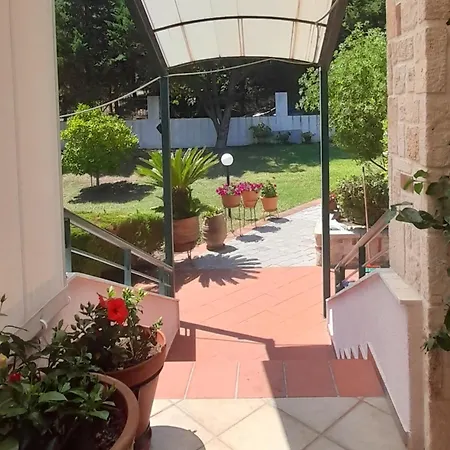 בית נופש Aroma פוליכרונו